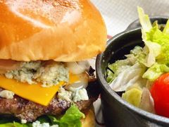 -BOURBON 玻本美式餐厅酒吧(虹桥新天地店)