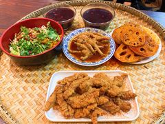 -爆炸头阿姨小四川正宗川味小吃(无任何分店)
