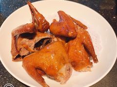 脆皮炸乳鸽-御花园酒店(希尔顿店)