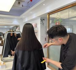 -镁连社·美联社