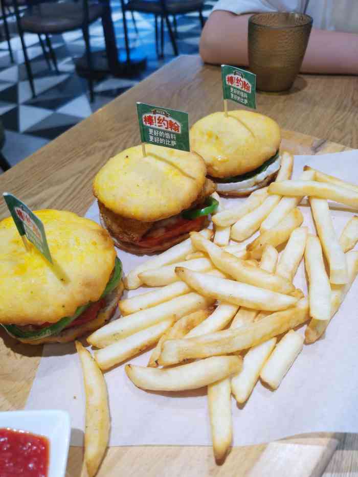 棒约翰比萨·汉堡·意面(青岛万达店)-"现烤pizza,很赞!比必胜客好吃.