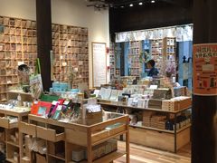 -猫的天空之城概念书店(杭州南宋御街店)