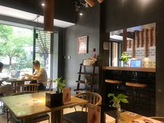 靠窗位-炖物24章·顺时轻养茶(杭州大厦店)