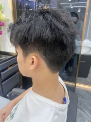 点击看大图 -七分屋LA·烫发·染发·剪发