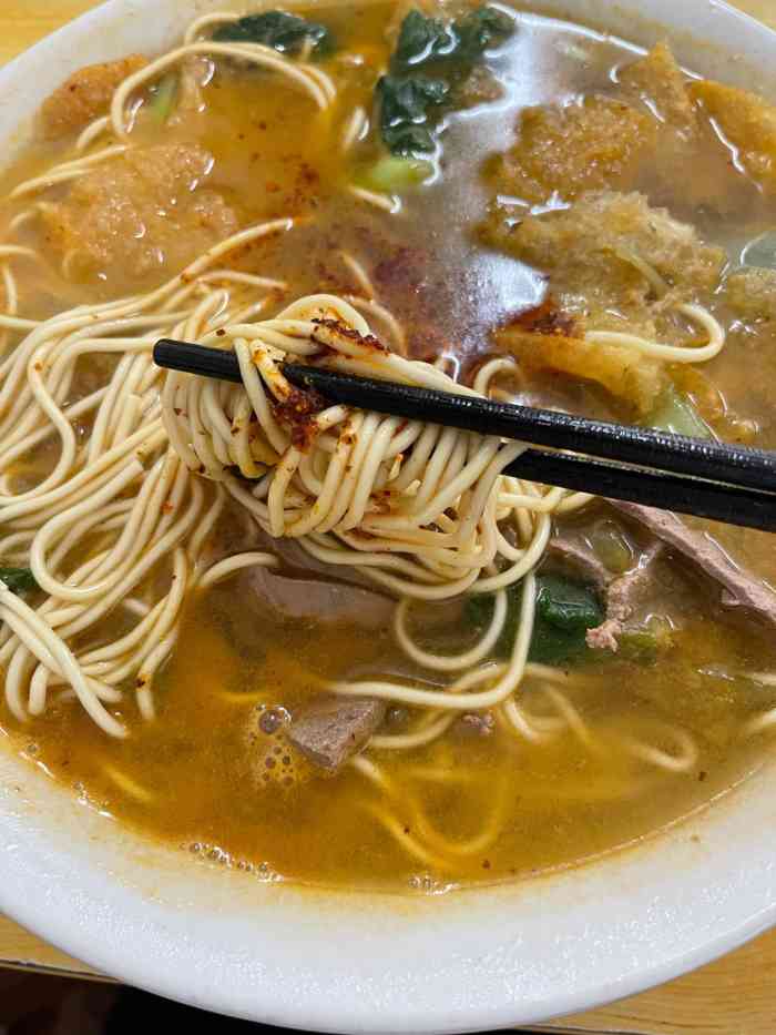 张府园大碗面(文体路店)-"这家的面条在杨记对面,旁边就是张府园大肉.