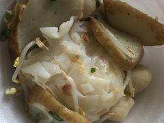 鱼丸鱼饼河粉清汤-榮泰米粉湯(Left Shop)