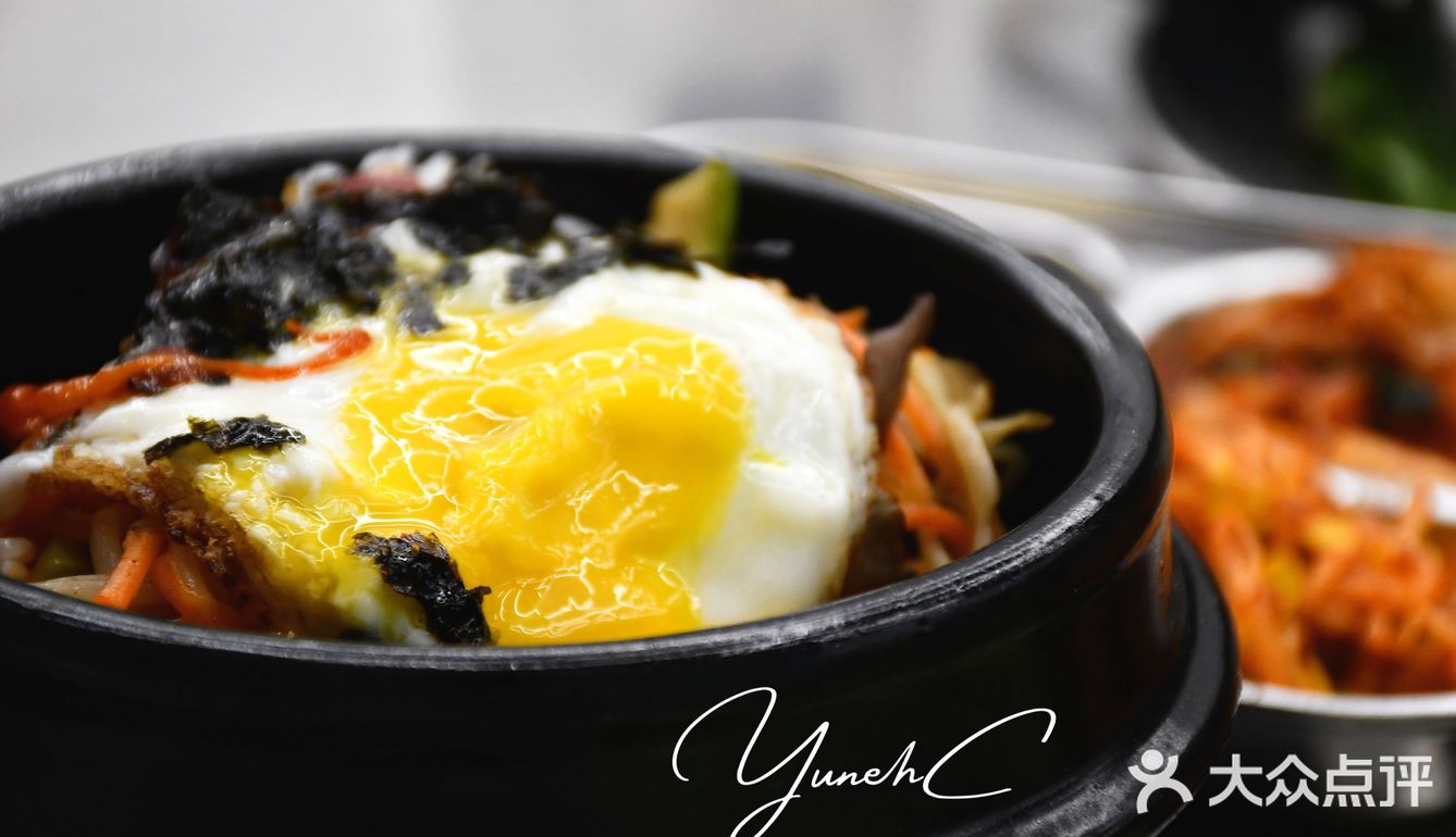 网红炭火烤肉店