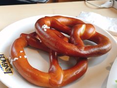 -LENBACH兰巴赫西餐啤酒坊(大连东港店)