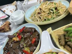 -小山羊功夫串·泰安烧烤·海鲜小炒老地摊店