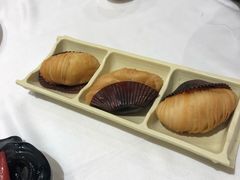 榴莲千丝酥-稻香酒家·34年老字号·港式粤菜(汉街店)