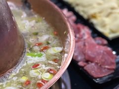 -果松木炭酸菜铜火锅·外婆参鸡汤