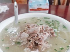 萝卜炖肘子-荣生萝卜汤饭店