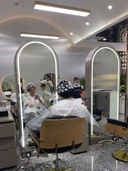-Tloml salon