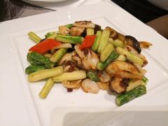 羊肚菌炒大连鲜鲍-北京泰富酒店-柏景轩中餐厅