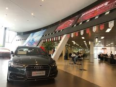 -成都华星名仕奥迪4S店(龙潭寺店)