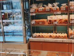 面包甜点陈列柜-依茉朵(锦秋新天地店)