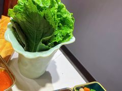生菜拼苏子叶-红沃鳗鱼黑牛烤肉店(不老街店)