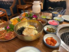 -明洞阿姨·韩式酱蟹烤肉·创意料理(三元桥店)