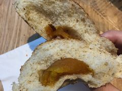 蛋黄南瓜味面包-一鸣真鲜奶吧(动车南站店)