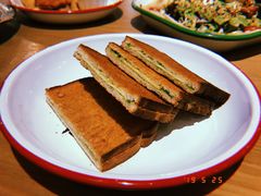 咖椰吐司-HELLO 27 意面·沙拉·帕尼尼