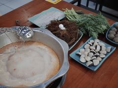 糟柏醋火锅-老何家后安粉·糟粕醋海鲜火锅(三亚湾椰梦长廊店)