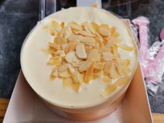 -蜜蜂小象·榴莲千层蛋糕(时代汇11栋店)