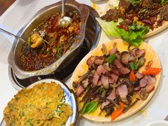 -乡土特色.冷锅鱼.牦牛肉汤锅