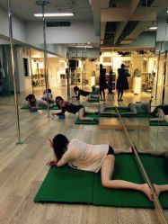 点击看大图 iphone_upload_pic-华翎国际钢管舞培训