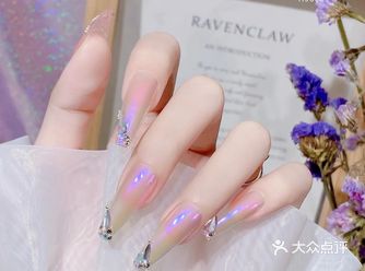 法式皇冠曲美甲1小众温柔少女风些 lI HAVE