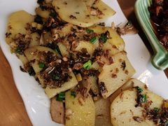 腊肉盐菜炒土豆片-自贡盐帮菜·玩辣餐厅(樱花园西街店)