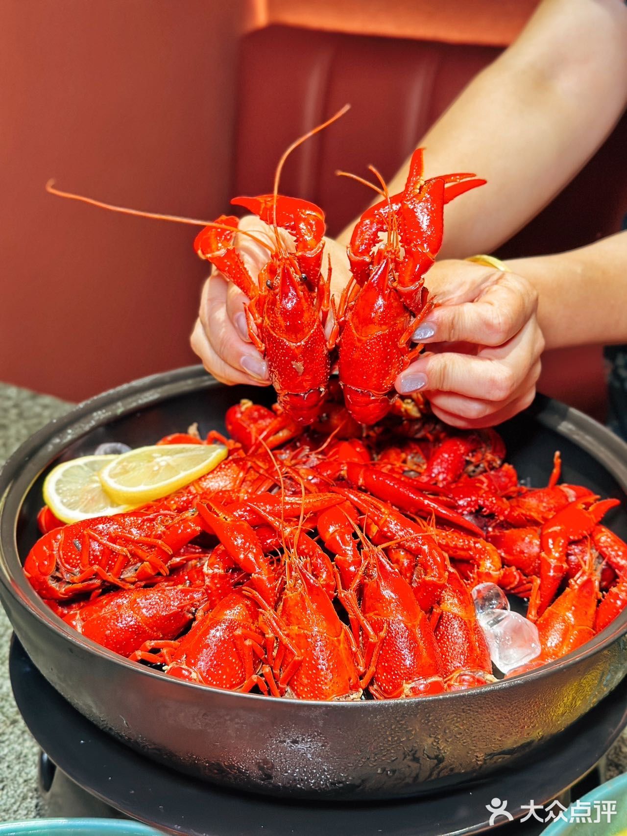 喝酒嗦虾看球赛⚽这才是人生啊