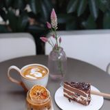 小巷里的小清新咖啡店，一起放轻松☕️