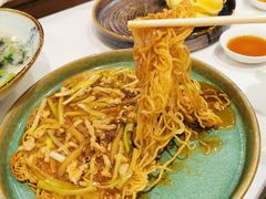 韭黄肉丝两面黄-白天鹅宾馆-宏图府餐厅