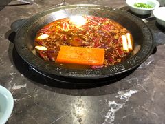 -红九格老火锅(三峡广场店)