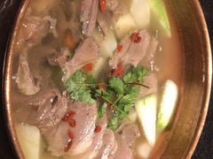 清汤羊腿锅-羊肉街口老银川滩羊涮肉馆