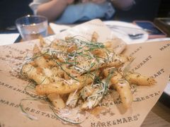-Mark&Mars Restaurant