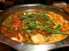 -野山舂·贵州现舂酸汤火锅(鸿通城店)