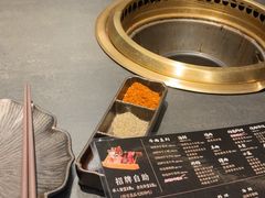 -铭牛烧肉·和牛海鲜自助(高新月牙湖店)