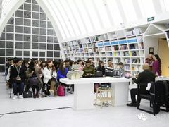 -钟书阁(松江泰晤士小镇店)