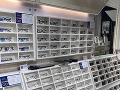 -诺柯视眼镜-蔡司依视路官方工厂店(淞南一店)
