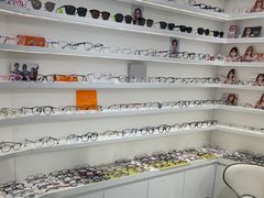 -美式眼镜·授权蔡司.依视路.尼康.豪雅.明月(南翔印象城店)