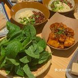 人生建议，都去吃滨江这家新开的贵州酸汤牛肉锅