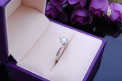 我家的石头-威德钻石-克拉钻大本营(南京东路店)