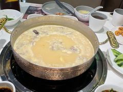 胡椒猪肚鸡-洪氏嗨捞·广东猪肚鸡·椰子鸡火锅(西咸万象城店)