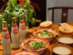 -楚东君•襄阳牛肉面牛杂煲(陆家嘴正大店)