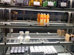 面包甜点陈列柜-OUR Bakery(三里屯太古里店)