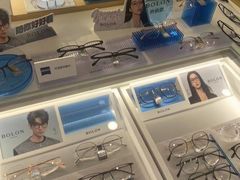 -三目眼镜·蔡司视觉合作店(青浦宝龙店)