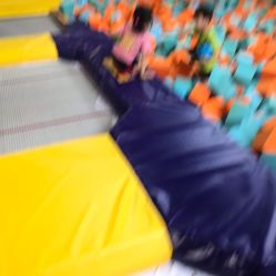 -Apfunll潮玩乐园*生日派对*企业团建(米房店)