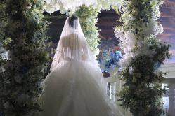 -禕·愫白婚纱商店