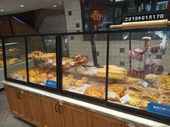 面包甜点陈列柜-大苹果面包生日蛋糕(明珠店)